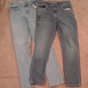 Childrens Place Stretch Straight Light Wash And Medium Wash Jeans 2 Pair